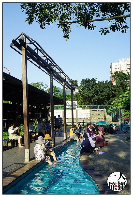 台北北投、溫泉景點|舒服的午後「泉源公園溫泉泡腳池」.無料