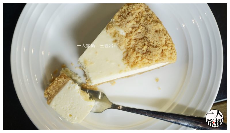 台北、士林|適合工作的「三號出口咖啡廳」.不限時、有插座的藝廊咖啡